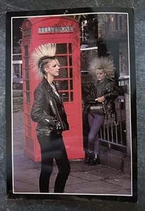 vtg postcard RARE 1984 UK PUNK Jacky Moore Renate Gibbons telephone box - Picture 1 of 2
