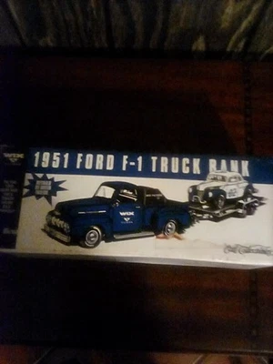 Banco de camión fundido a presión Ford F-1 1951 Wix Filters Foto 1 de 4