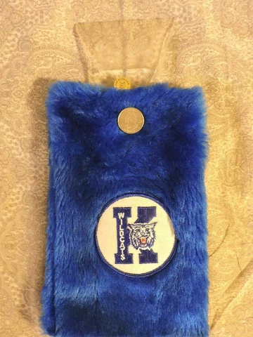 ONE Kentucky Wildcats Wild Cats ice-scraper icescraper blue fuzzy furry glove KY Cover