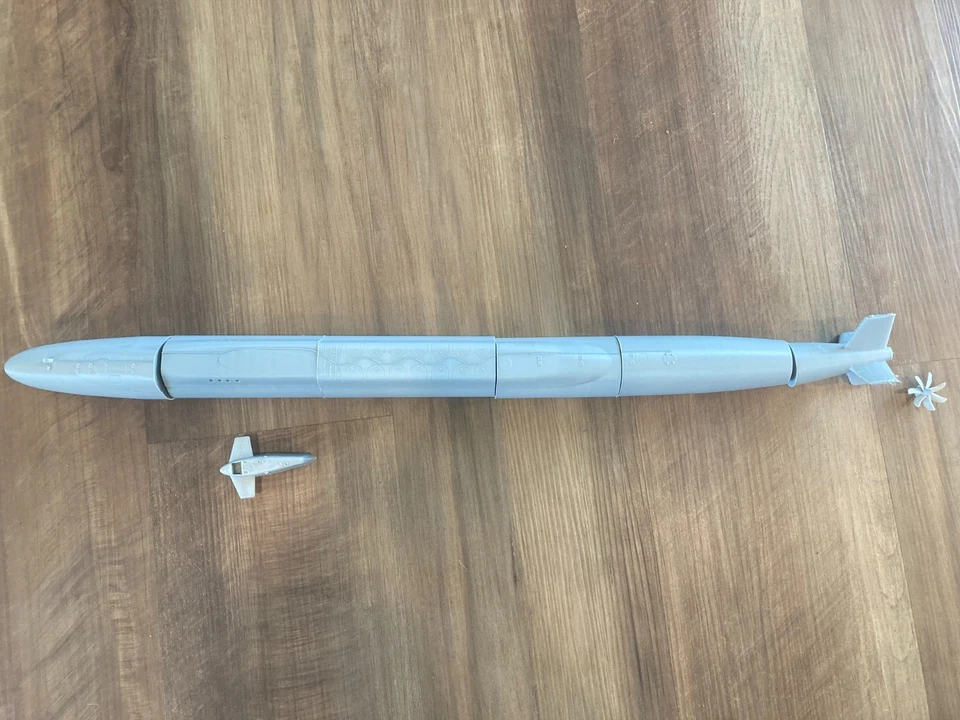 美国詹姆斯·麦迪逊号 (SSBN-627) 詹姆斯·麦迪逊级潜艇 1: 200 比例 — 第 1/4 张图片