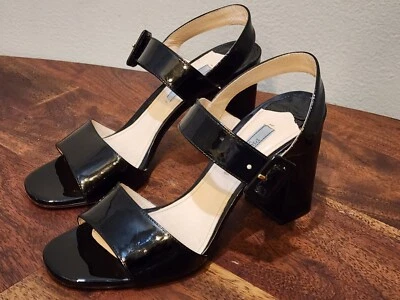 Sandalias Prada de charol de tacón ancho con tiras talla EU 37.5 - US 7 Foto 1 de 4