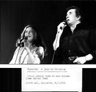 June Carter und ihr Mann Johnny Cash spielen... - Vintage Fotografie 675076