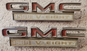 Vintage OEM GMC 1500 V-Eight Fender Emblems Badge GM  - Bild 1 von 5