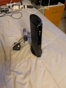 TP-Link TC-7610 300Mbps DOCSIS 3.0 Cable Modem For Xfinity Cox Spectrum Internet - Picture 1 of 4