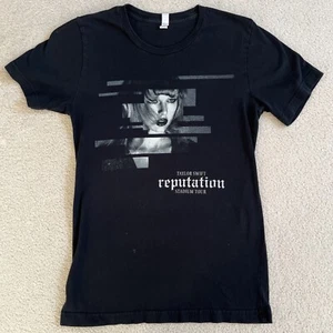 Vintage Taylor Swift Reputation Stadium Concert Tour Black T-Shirt RARE Sz Small - Picture 1 of 7