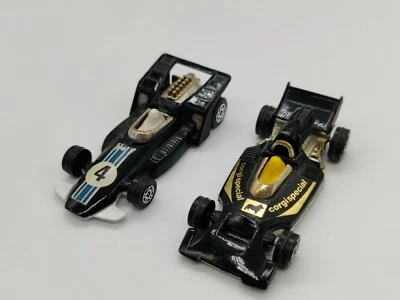 LOTTO DI 2 AUTO FORMULA 1 RACER + FORMULA 5000 RACING CAR CORGI JUNIORS - Immagine 1 di 4