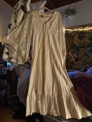 Vintage gunne sax dress. Perfect condition. Lace Bell Sleeves. Corset Top. - Image 1 of 4