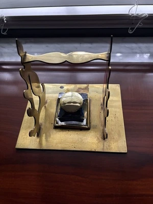 Soporte para bolígrafo y tinta vintage de latón ornamentado Foto 1 de 2