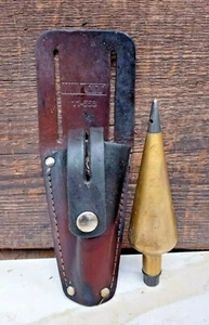 VINTAGE 16 OUNCE BRASS CST PLUMB BOB WITH CASE - Picture 1 of 6