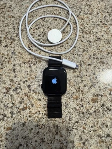 Apple Watch Series 10 46mm Jet Black GPS+ Cellular, Unlocked - Photo 1 sur 3
