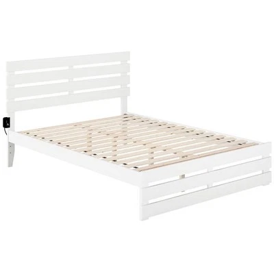 Cama queen size AFI Oxford madeira maciça com rodapé com carregador USB na cor branca - Imagem 1 de 4