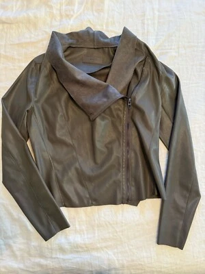 Jaqueta de Moto NYC em Branco Tamanho Médio Cinza Camurça Artificial Couro Drapeado Zíper Assimétrico - Imagem 1 de 4