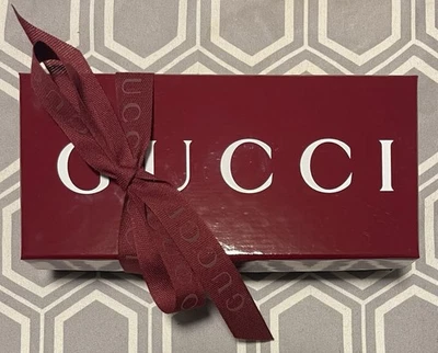 Auténtica caja de regalo Gucci pequeña Rosso Ancora con cinta 6,50” x 3” x 1,5" NUEVA Foto 1 de 4