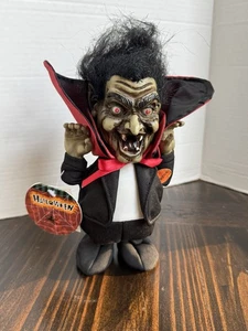 ! Christmas Intl. GHOULISH WALKERS 8"  Singing DRACULA Figure - Picture 1 of 7