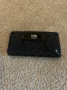 Coach wallet black nice condition - Afbeelding 1 van 6