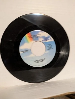 45 ~Judy Garland: "It's A Great Day For The Irish / A Pretty Girl..." (EX) - Image 1 of 4