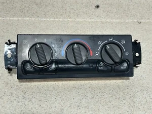 2000-2006 Chevy Suburban Tahoe Silverado GMC Yukon Climate AC Control OEM - Picture 1 of 3