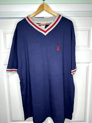 The Disney Store | Camisa Pateta Bordada Decote V | Tamanho 2XL | NOVA COM ETIQUETAS - Imagem 1 de 4