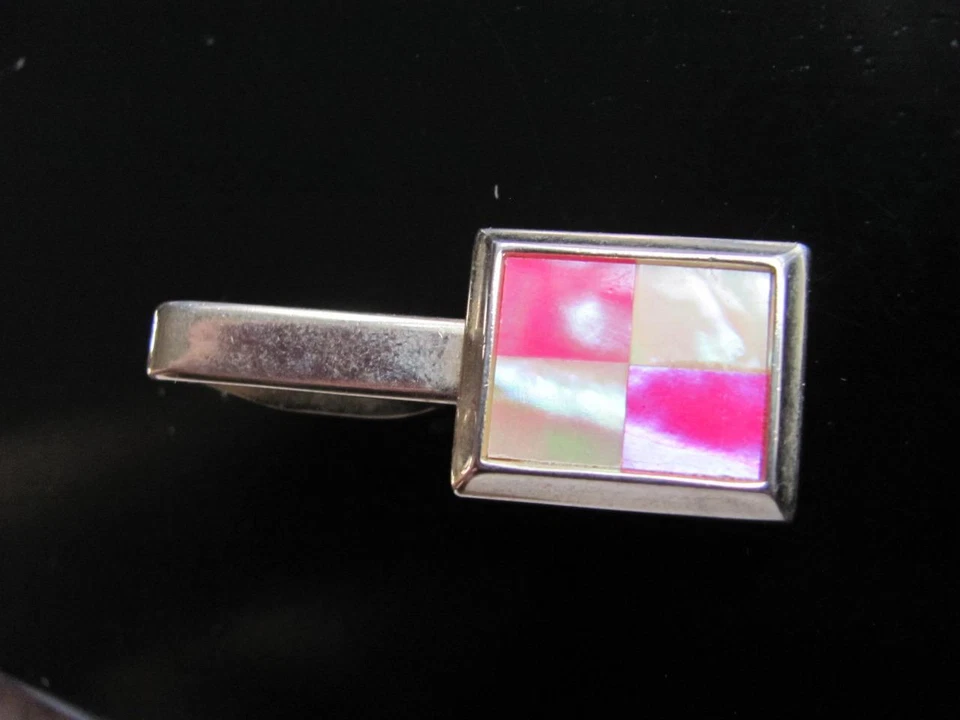 Handsome Vtg Gold Tone w/Hot Pink & White Shell Checkered Inset Mens Tie Clasp - Image 1 of 1