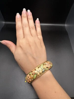 Brazalete Joan Rivers Chapado en Oro Amarillo Rosa Azul Esmalte Cristal Flor Foto 1 de 4