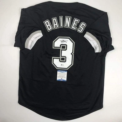 Camiseta deportiva de béisbol negra autografiada/firmada de Harold Baines Chicago Beckett certificado de autenticidad BAS Foto 1 de 3