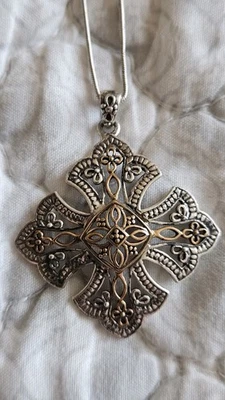 Collar Colgante Flor Cruz Premier Plata Foto 1 de 4