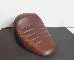 Indian Scout Bobber OEM ASM Seat Black Brown Vinyl -2687680 VNA Great Condition - Picture 1 of 12