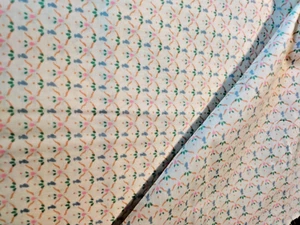 FABRIC REMNANT NOS LIGHT WEIGHT COTTON CREAM WITH MULTICOLOR ABSTRACT 1-1/4 YDS - Picture 1 of 4