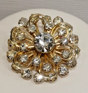 A35 VINTAGE STRASS BROSCHE BLUMENFORM KLARE STRASSSTEINE GOLDFARBEN UNSIGNIERT - Bild 1 von 4