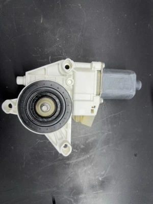 2006-2013 Mercedes-Benz GL 550 GL450 Front Left Window Regulator Motor - Image 1 of 2