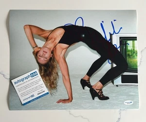 Foto autografiada firmada por Nikki Glaser comedia Roast Legend 11x14 ACOA - Imagen 1 de 1