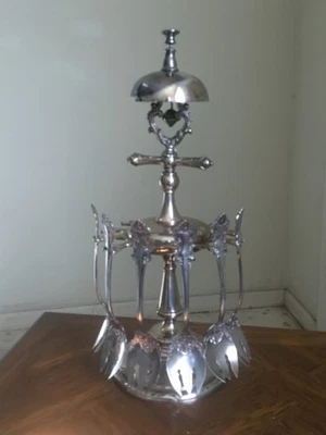 SOPORTE DE CUCHARA VICTORIANO PLATEADO CON CAMPANA DE CRIADA Y 6 ESPOROS Foto 1 de 4