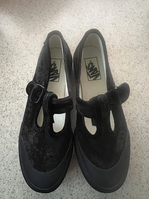 Zapatos de terciopelo aplastado Vans para mujer negros estilo Mary Jane’s 93 talla 7 Foto 1 de 4