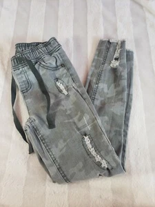 Girls Justice Army Green Camo Mid Rise Jeggings Distressed Size 8 Slim EUC - Picture 1 of 11