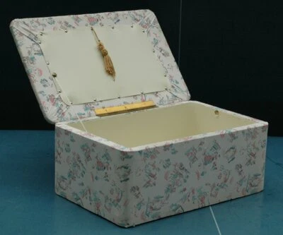 1950s kleine Wäschetruhe mit lustigen Motiven - Wäsche Box - Kiste - Bild 1 von 4