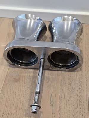 Placa de carburador de doble garganta Foto 1 de 4