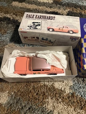 Primer auto de carreras de Dale Earnhardt - Ford 1956 - "K-2" - nuevo en caja acción edición limitada Foto 1 de 2