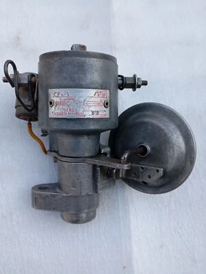 Distribuidor de encendido Fiat 600 / Zastava 750 con bomba de vacío Foto 1 de 4