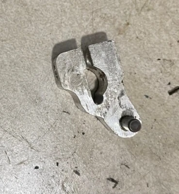 1 NOS EVINRUDE Johnson  outboard  Shift Lever Bell Crank  330944 - Image 1 of 2