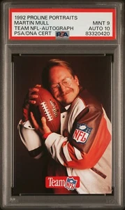 1992 Pro Line Profiles Autographs Martin Mull PSA 9 Auto 10 - Picture 1 of 2