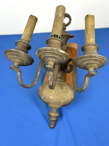 Antiguo aplique de 3 brazos ~ Elegante iluminación de latón 12,75" W, 16,75" H - Imagen 1 de 21