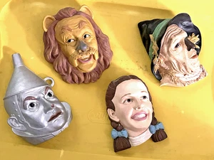 RAR! 1990er 4er Set Zauberer von Oz Silvestri Maske Gesicht Plaketten Wandbehang - Bild 1 von 8