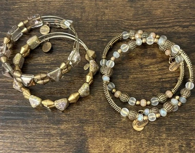 Lote de 4 pulseras ALEX AND ANI Foto 1 de 4