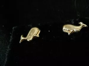 Hermosos pendientes de tachuelas de oro amarillo de 14 K para ballena feliz #82 - Imagen 1 de 3