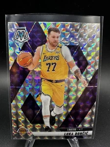 Mosaico Panini 2024-25 - Luka Dončić #100 Silver Prizm - Imagen 1 de 2