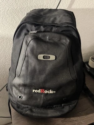 Mochila Oakley preta ripstop leve laptop bordado tático rocha vermelha - Imagem 1 de 4