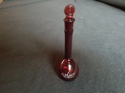 PYREX Red Low Actinic Glass Class A 25mL ±0.02 Volumetric Flask, 55640-25 - Image 1 of 3
