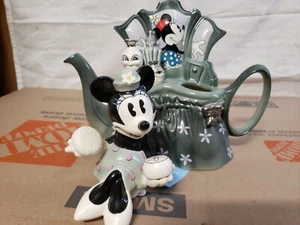 #7- Paul Cardew Disney teapot “Minnie Dressing Table” numbered ed #2062 of 5000 - Picture 1 of 7