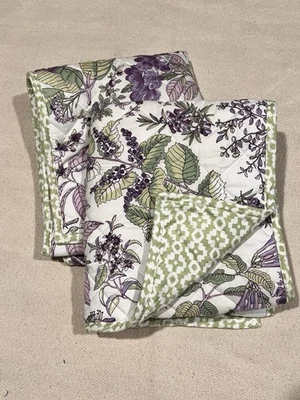 Martha Stewart "Dorthea" Juego de 2 Falsas Acolchadas Rey, Púrpura, Verde Floral Foto 1 de 4