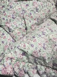 VTG Laura Ashley Twin Comforter/Quilt Floral M/Colored Reversible Ruffled Edges - Picture 1 of 14